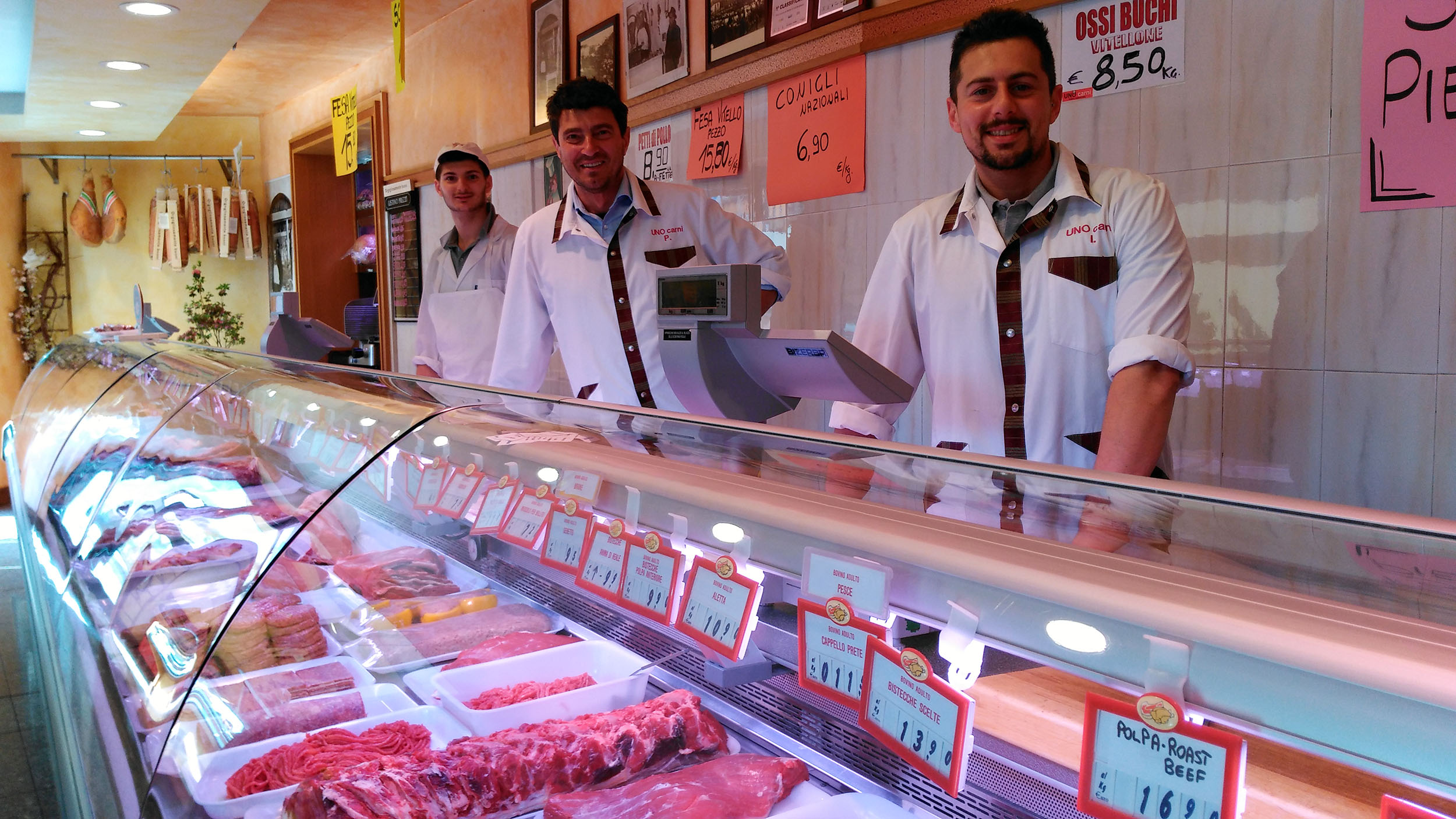 La Macelleria Uno Carni vi aspetta in Piazza della Vittoria a Bergamo (quartiere Colognola al Piano)